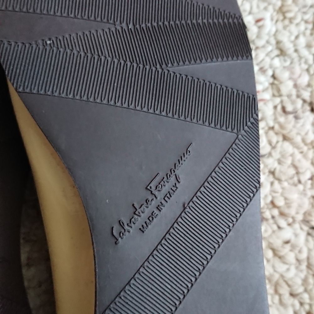 Salvatore Ferragamo beige Patent Leather wedges size 7.5 - Picture 7 of 12
